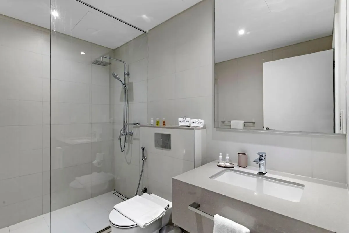 First Class 2Br Tranquil Beach Escape Dubai Apartment