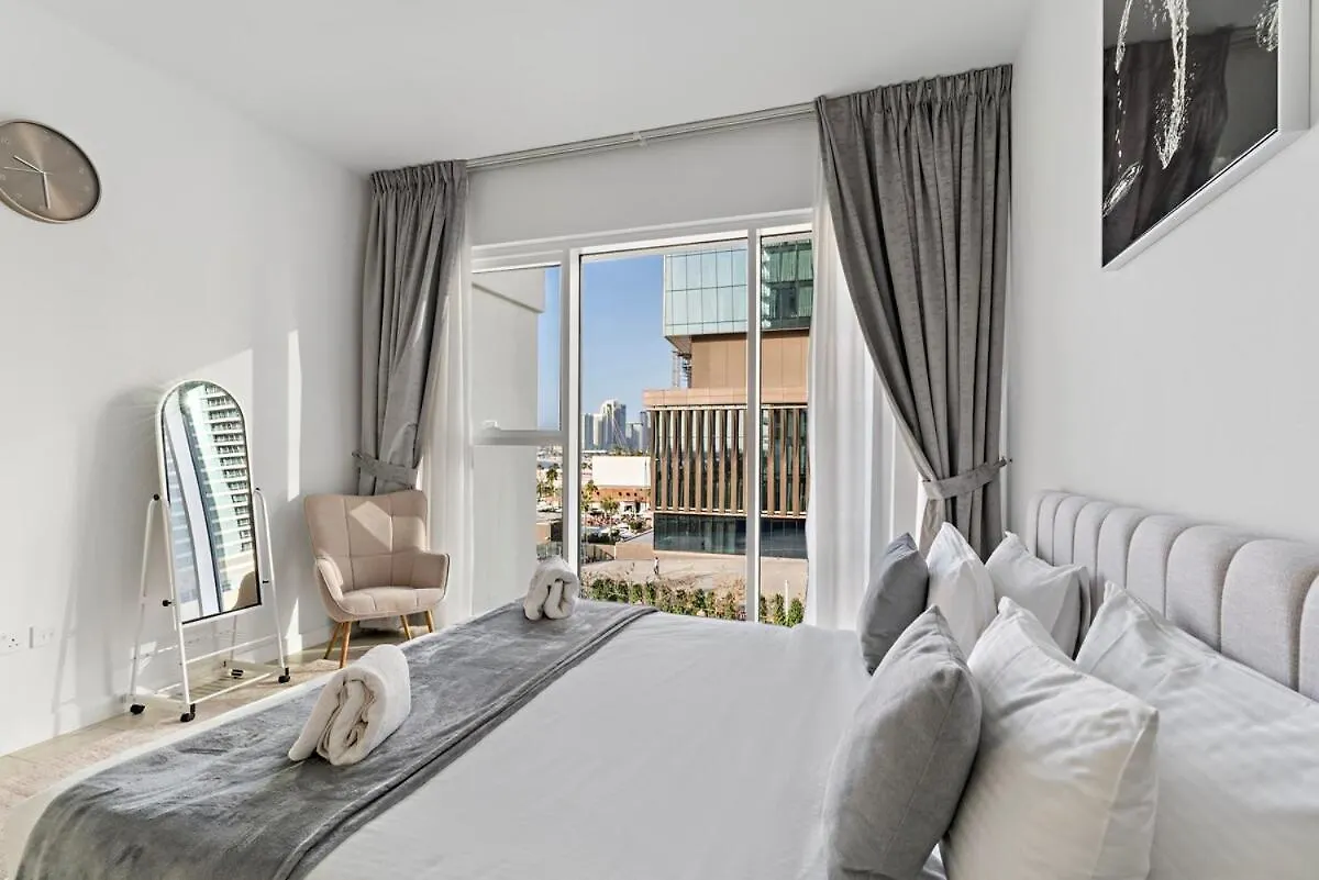 First Class 2Br Tranquil Beach Escape Dubai