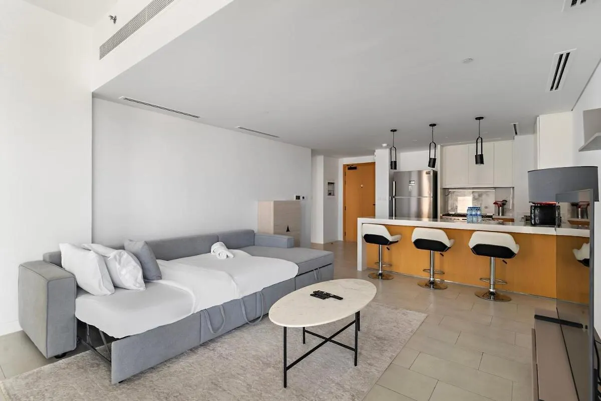 First Class 2Br Tranquil Beach Escape Dubai