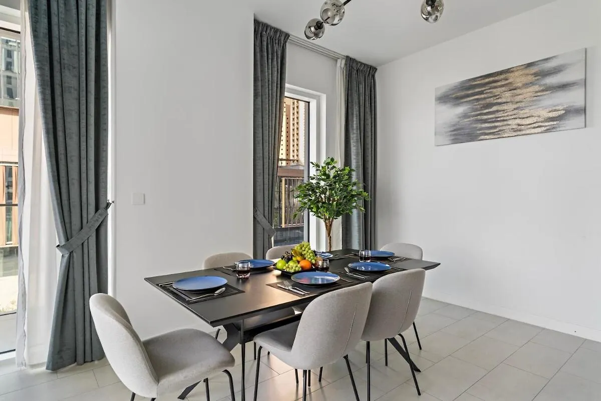 Apartment First Class 2Br Tranquil Beach Escape Dubai