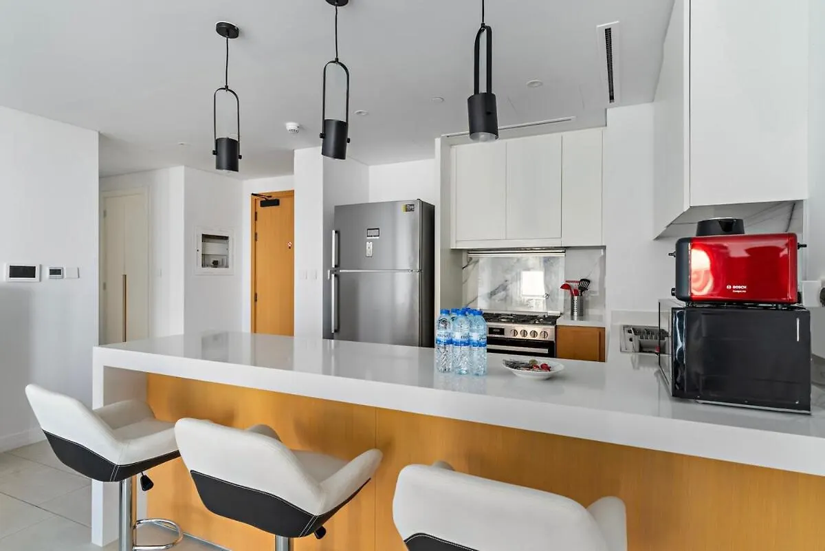 First Class Modern 2Br Apartment With Ocean Views And Easy Metro Access Dubai